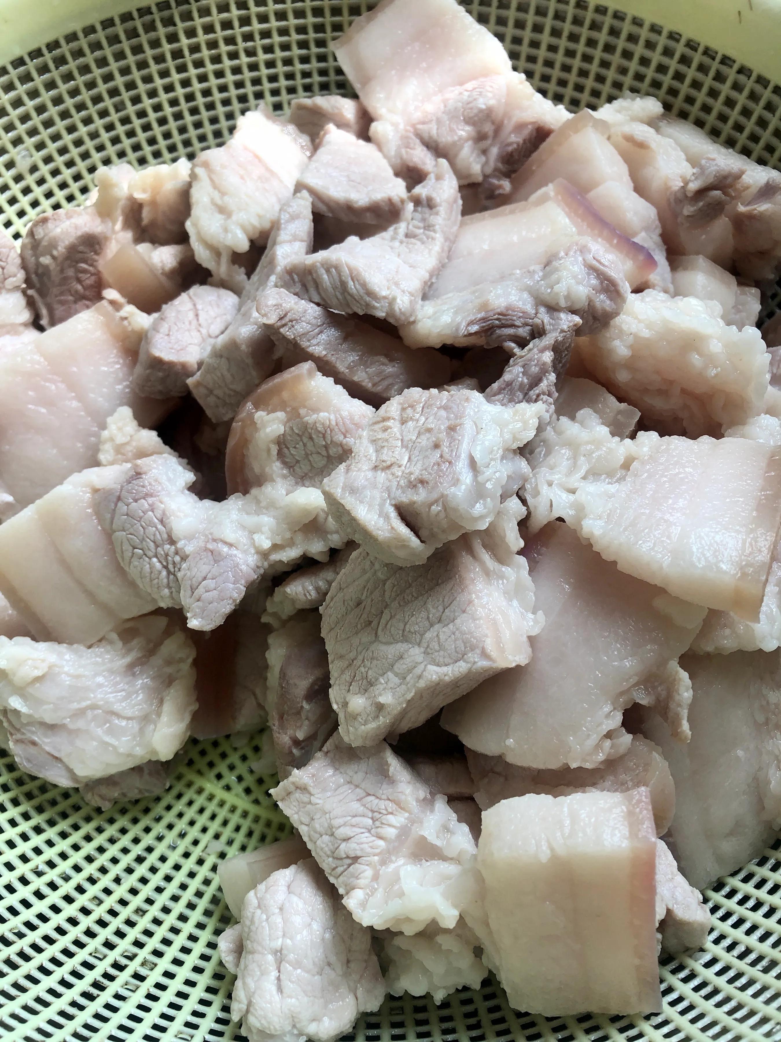 信阳传统特色菜“焖罐肉”猪肉降价了，大家都在做，你也可以