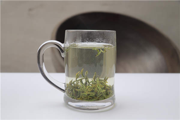 信阳毛尖茶叶冲泡水温