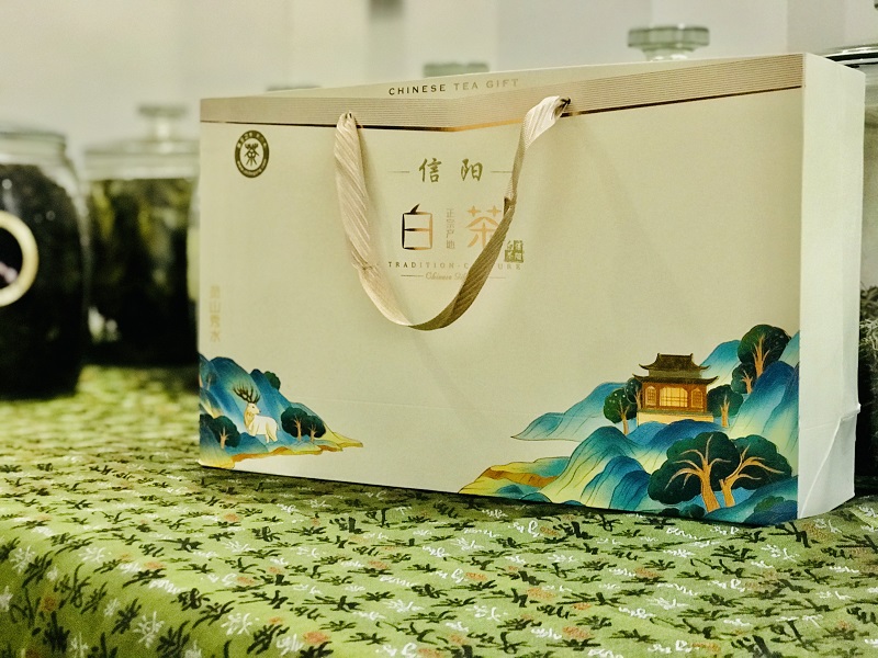 浉牌 信阳白茶 2024年明前头采皛芽 浉河港高山白茶礼品盒 258克装