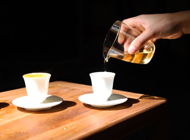 信阳白茶2025年雨前三级 一芽二叶绽琼芽 散茶批发 浉河港茶厂