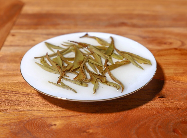 信阳白茶2025年雨前三级 一芽二叶绽琼芽 散茶批发 浉河港茶厂