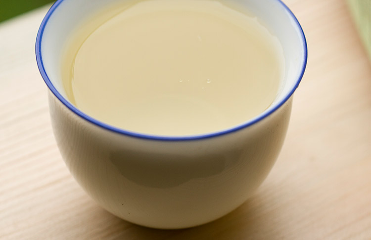 信阳白茶2025明前三级绽琼芽 春茶正宗浉河港核心产地白茶批发