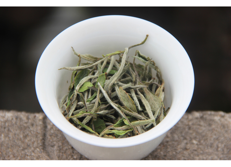信阳白茶2025春茶 正宗浉河港核心产区白茶 明前二级润灵芽白茶批发
