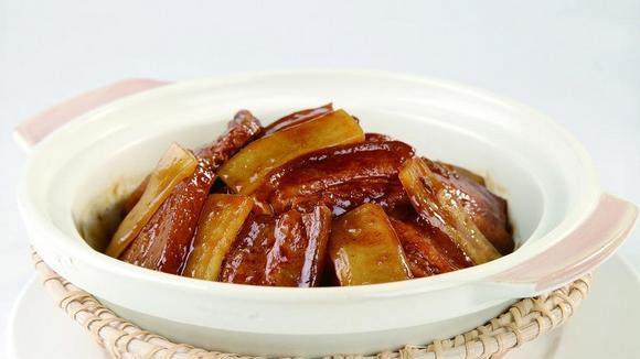 信阳浉河港传统特色名菜——焖罐肉，香飘四溢，好吃不腻！