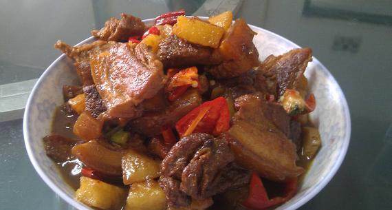 信阳浉河港传统特色名菜——焖罐肉，香飘四溢，好吃不腻！